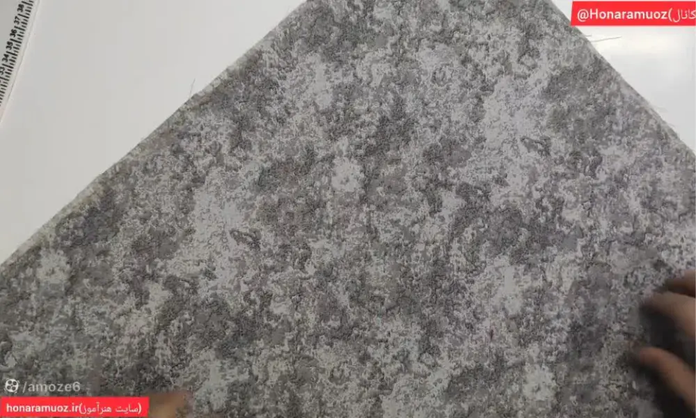 تا کردن پارچه به شکل مثلث-هنرآموز